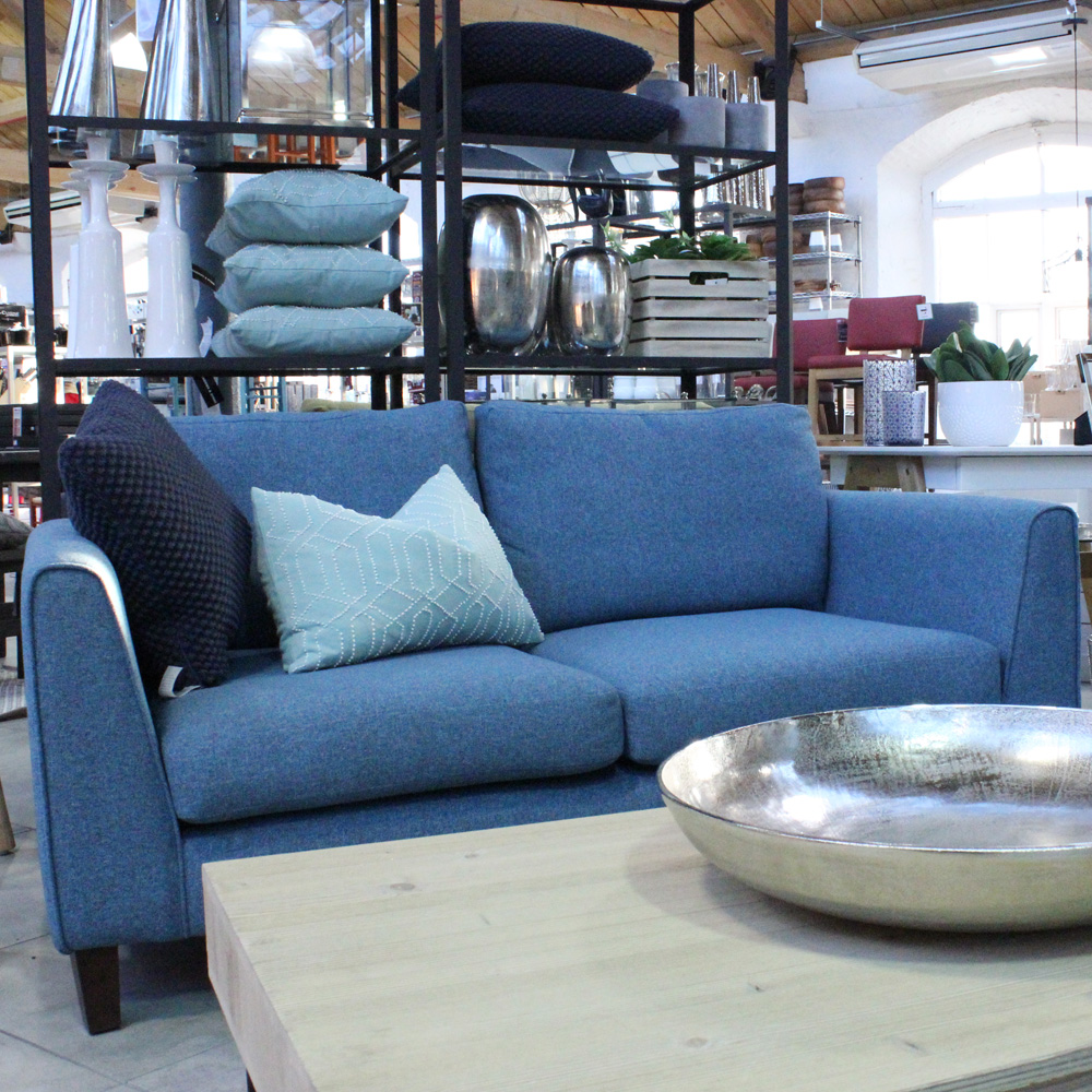 Blue hues & silver make for a perfect nautical themed home