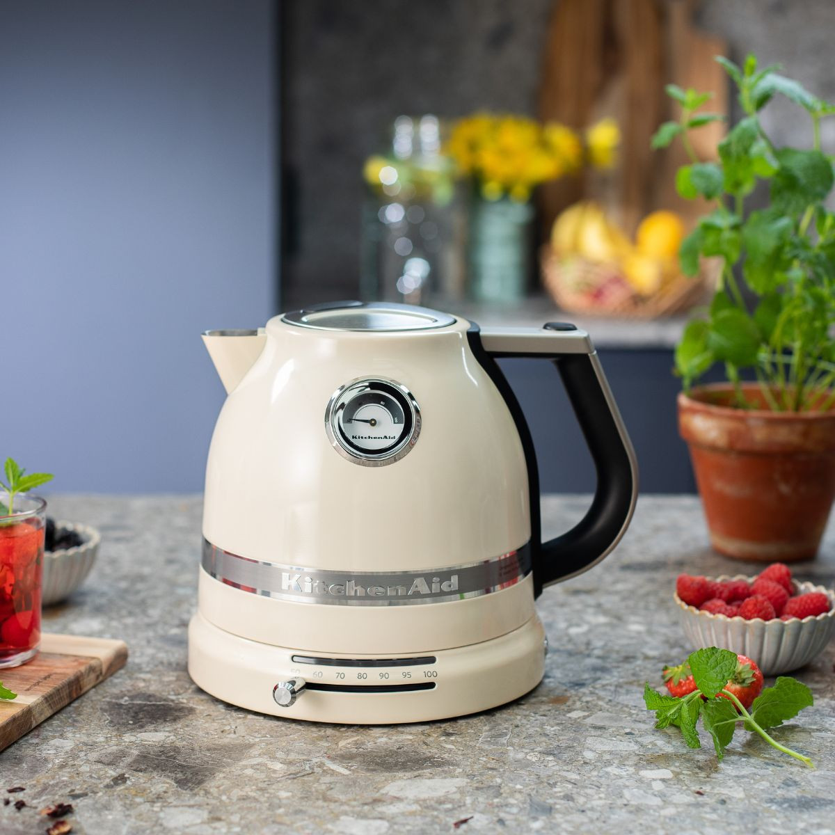 KitchenAid Artisan Kettle Almond Cream Meadows Byrne