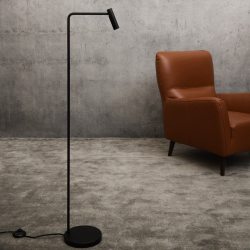 Isla Floor Lamp in Black