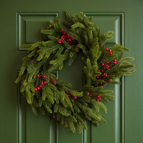 Pinecones & Berries Pine Wreath 