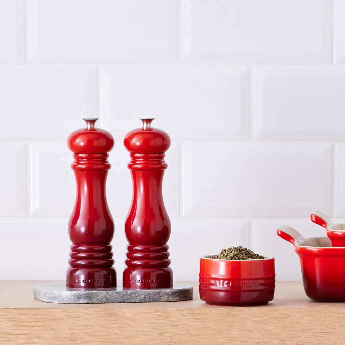 LE CREUSET Salt and Pepper Shakers 日本未発売 Salt & Pepper Shakers | Le Creuset®